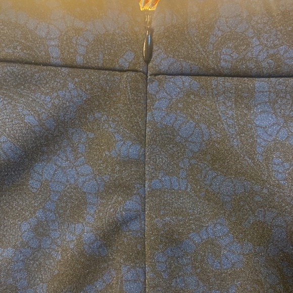 NWT Express Lace Print Asymmetrical Mini
Skirt Size 4 Black/ Blue - Picture 9 of 16